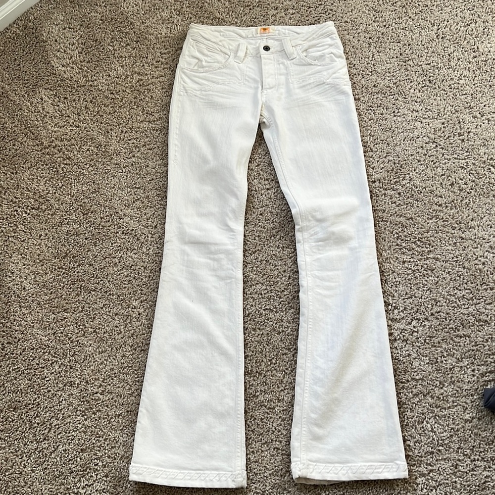 Jeans size 26. Antik Denim. White